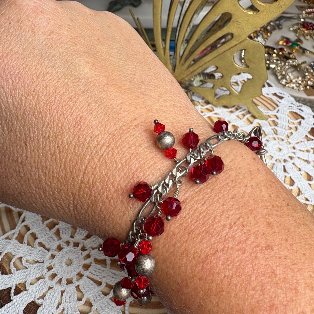 Vintage Unsigned Womens 7.5 Red Charm Bracelet Whimsigoth Goth 925 Silver Glass